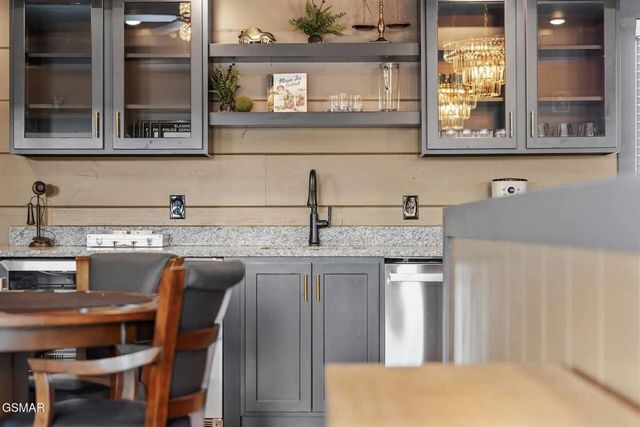 285 Rambling Creek Way, Sevierville, TN 37862