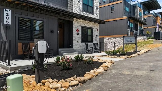 285 Rambling Creek Way, Sevierville, TN 37862