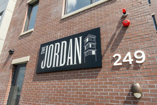 249 Corey Rd 105, Boston, MA 02135