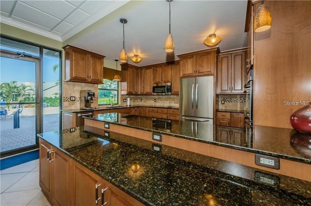 1316 PASADENA AVENUE S 303, South Pasadena, FL 33707