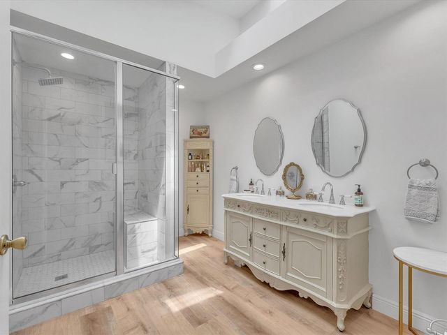 1097 Roble Way, Palm Beach Gardens, FL 33410