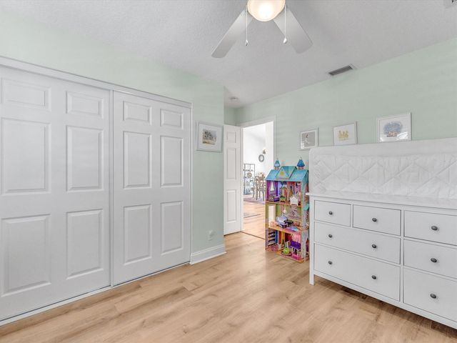 1097 Roble Way, Palm Beach Gardens, FL 33410