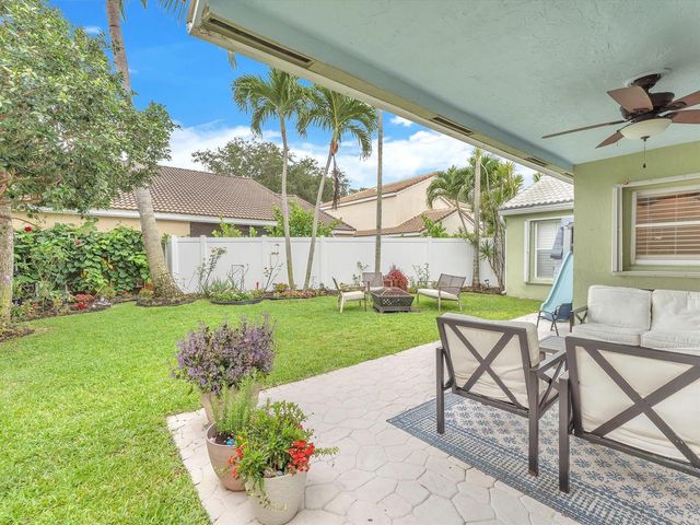 1097 Roble Way, Palm Beach Gardens, FL 33410