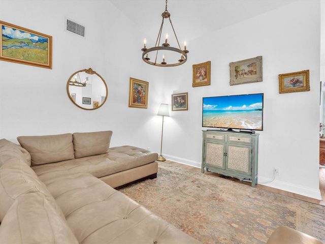 1097 Roble Way, Palm Beach Gardens, FL 33410