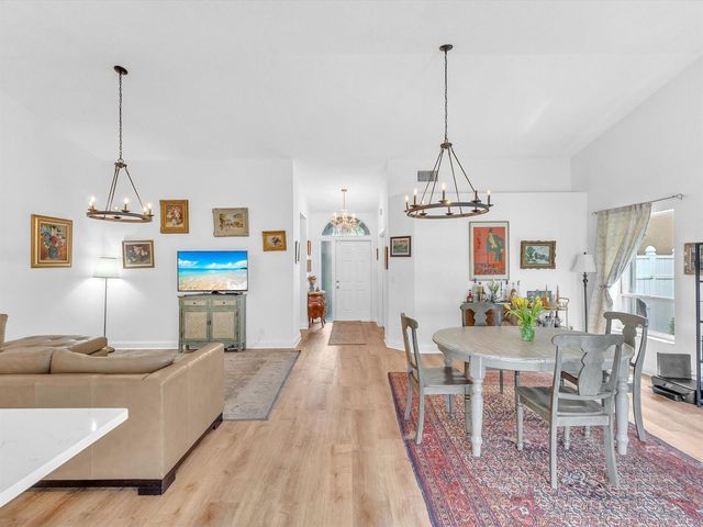1097 Roble Way, Palm Beach Gardens, FL 33410