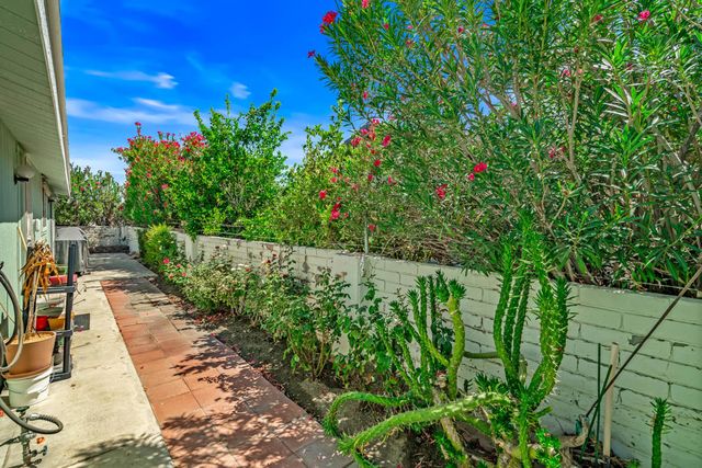 74495 Gary Avenue, Palm Desert, CA 92260