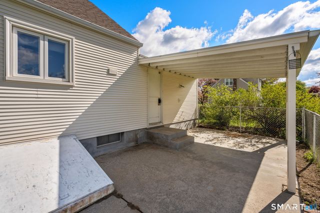 6 Roberts Road, Enfield, CT 06082