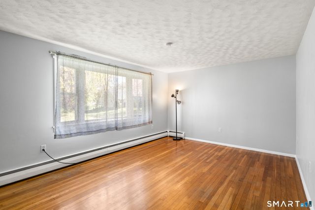 6 Roberts Road, Enfield, CT 06082