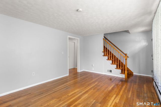 6 Roberts Road, Enfield, CT 06082