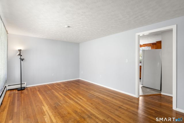 6 Roberts Road, Enfield, CT 06082