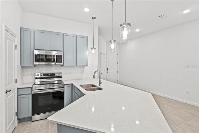 10525 EBB TIDE LANE, Orlando, FL 32821