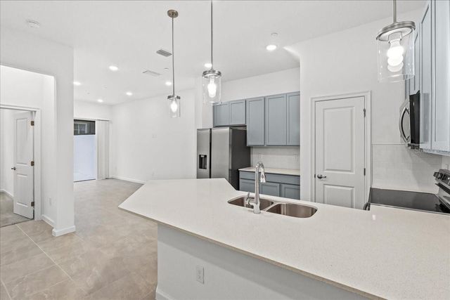 10525 EBB TIDE LANE, Orlando, FL 32821