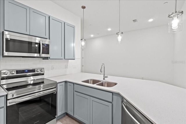 10525 EBB TIDE LANE, Orlando, FL 32821