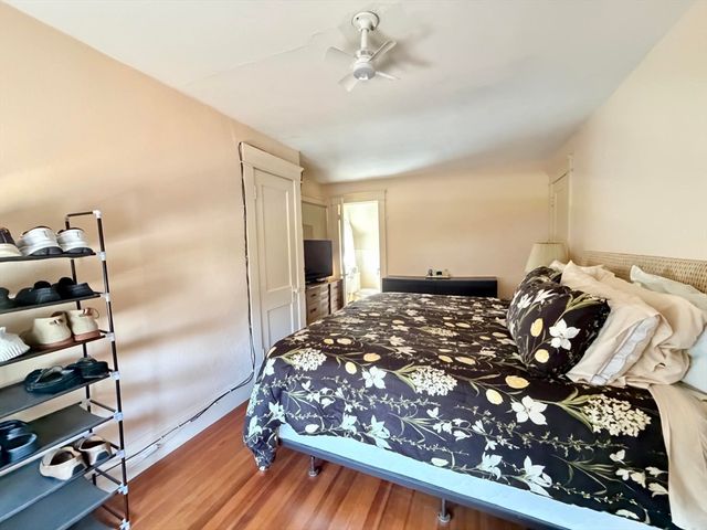 31 King St, Holyoke, MA 01040