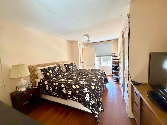 31 King St, Holyoke, MA 01040
