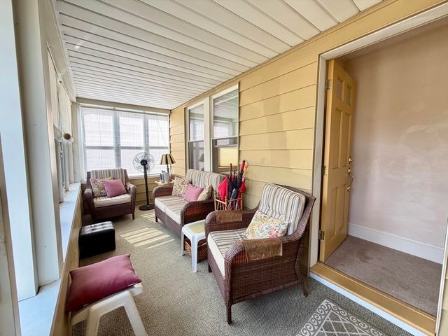 31 King St, Holyoke, MA 01040