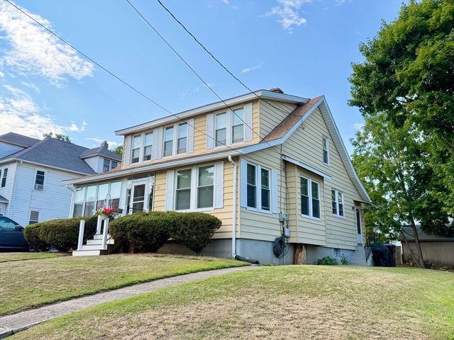 31 King St, Holyoke, MA 01040