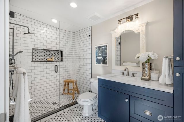 2415 W McGraw Street, Seattle, WA 98199