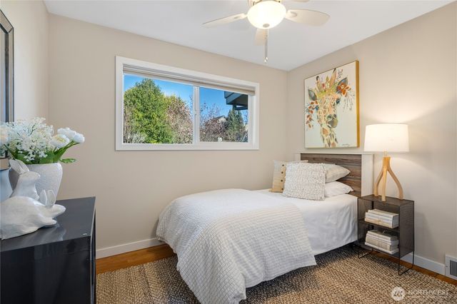 2415 W McGraw Street, Seattle, WA 98199