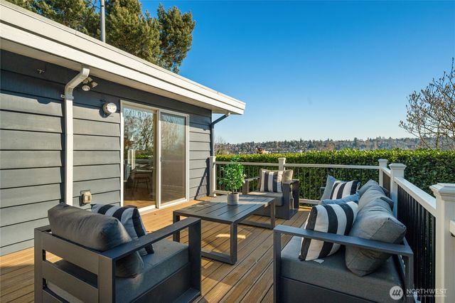 2415 W McGraw Street, Seattle, WA 98199