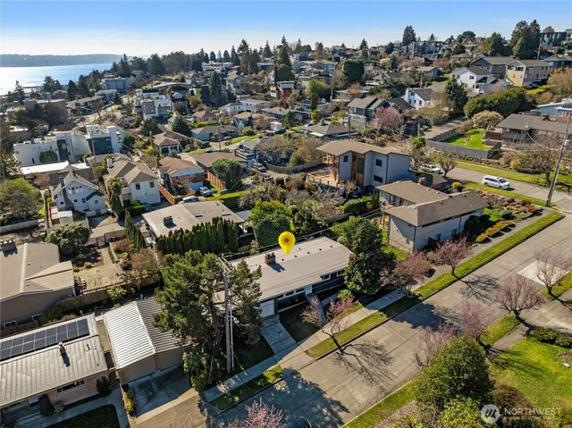 2415 W McGraw Street, Seattle, WA 98199