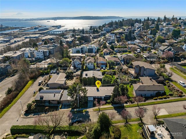 2415 W McGraw Street, Seattle, WA 98199