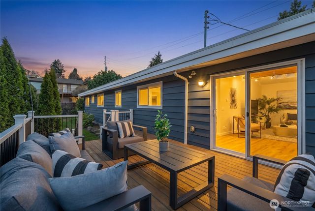 2415 W McGraw Street, Seattle, WA 98199