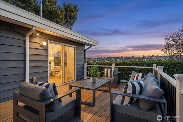 2415 W McGraw Street, Seattle, WA 98199