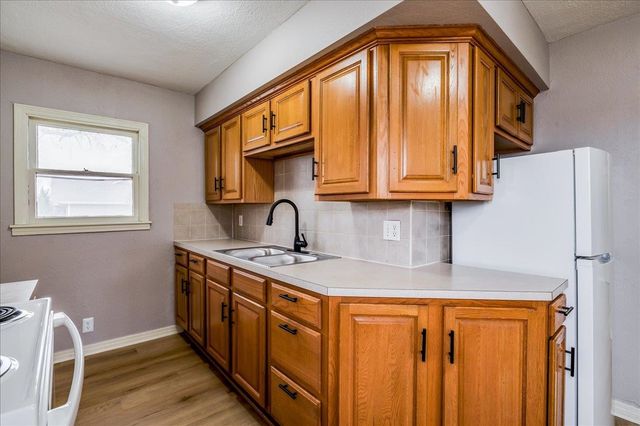 2801-2803 W Elm St, Wichita, KS 67203