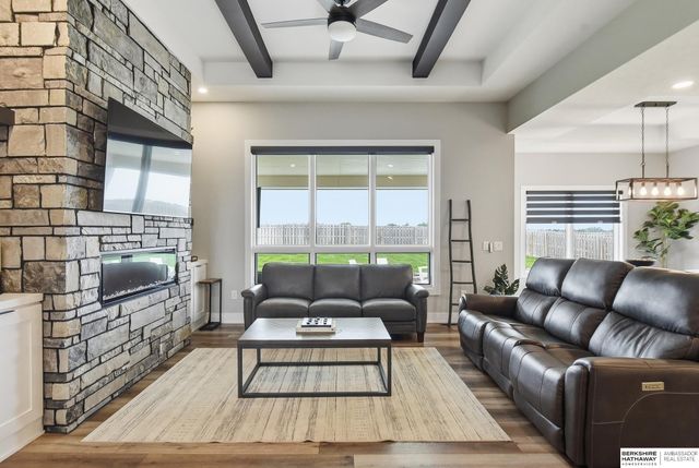 8210 N 167th Avenue, Bennington, NE 68007