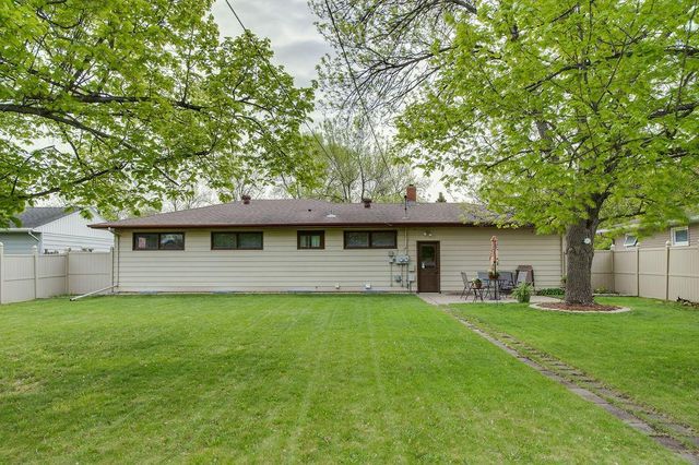 1821 16th Street S, Moorhead, MN 56560
