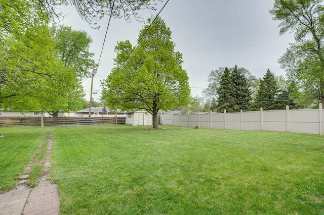 1821 16th Street S, Moorhead, MN 56560