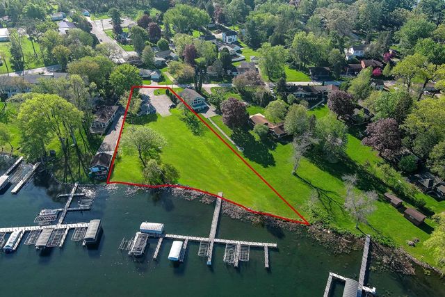 413 Strauss unit 14 Avenue, Green Lake, WI 54941