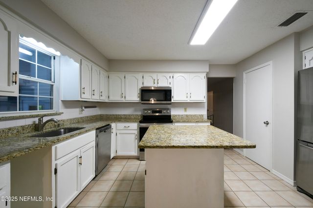 2807 PACES FERRY Road S, Orange Park, FL 32073