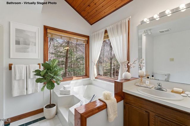 2012 Raccoon Run, Clayton, NC 27527