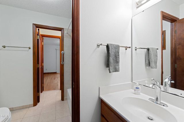 2012 Raccoon Run, Clayton, NC 27527