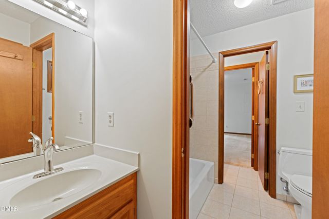 2012 Raccoon Run, Clayton, NC 27527