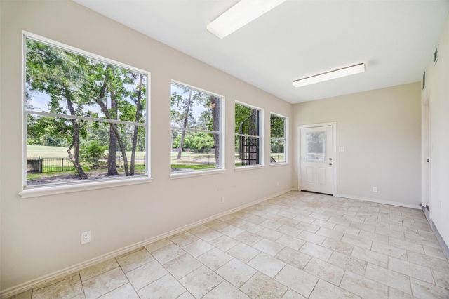 11 Twin Greens Court, Houston, TX 77339