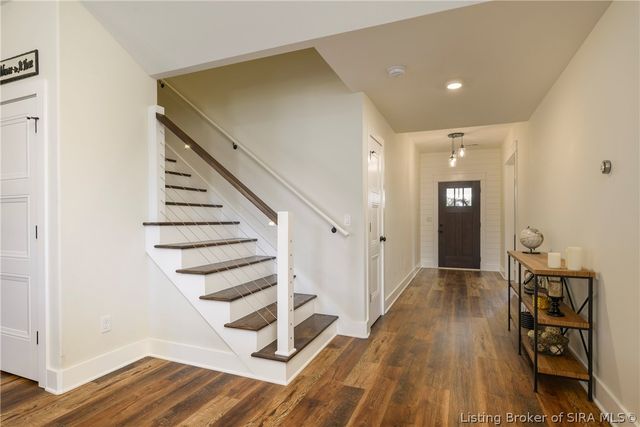 7704 Linwood Circle, Charlestown, IN 47111