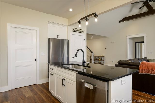 7704 Linwood Circle, Charlestown, IN 47111