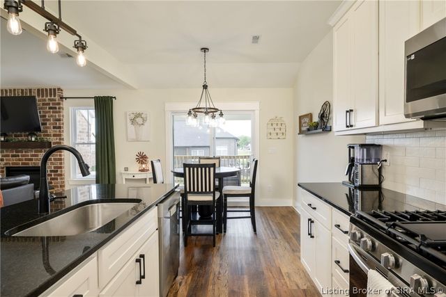 7704 Linwood Circle, Charlestown, IN 47111