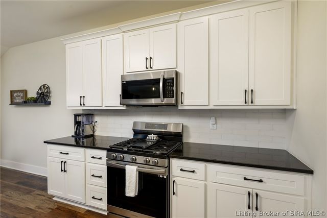 7704 Linwood Circle, Charlestown, IN 47111