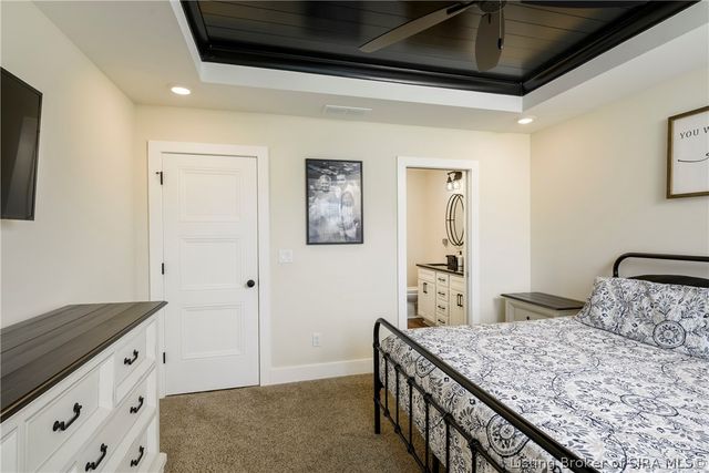 7704 Linwood Circle, Charlestown, IN 47111