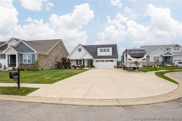 7704 Linwood Circle, Charlestown, IN 47111