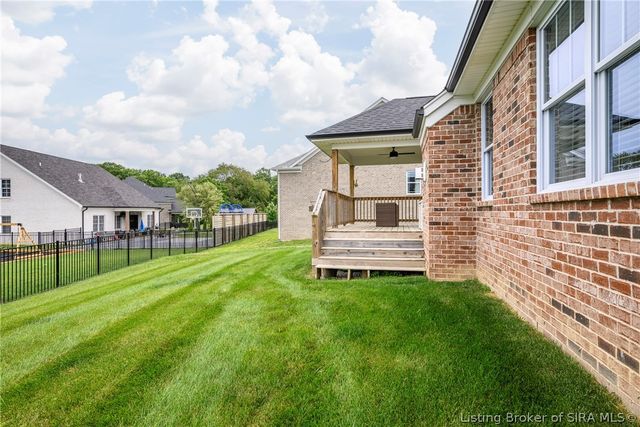 7704 Linwood Circle, Charlestown, IN 47111