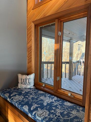 893 Lily Creek Lane, Jamestown, KY 42629