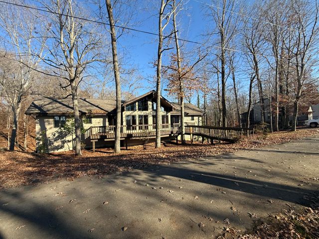 893 Lily Creek Lane, Jamestown, KY 42629