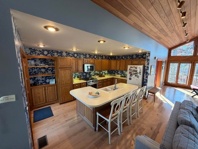 893 Lily Creek Lane, Jamestown, KY 42629