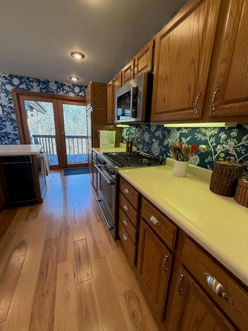 893 Lily Creek Lane, Jamestown, KY 42629