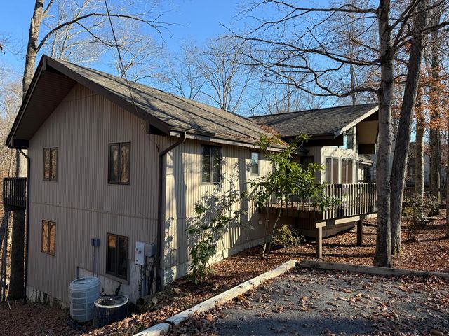 893 Lily Creek Lane, Jamestown, KY 42629